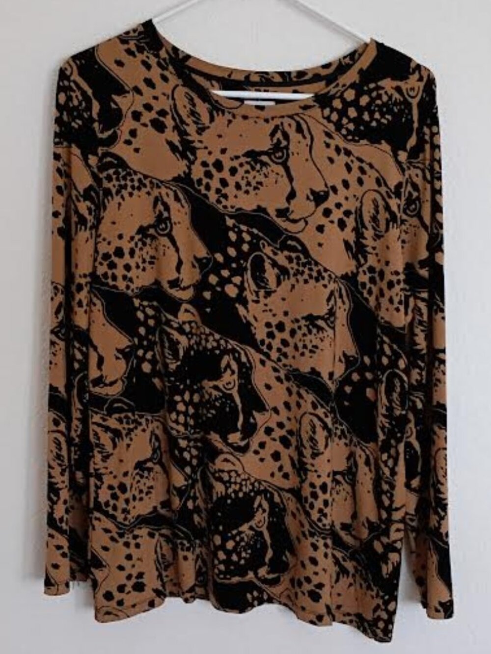 CHICO'S WOMEN'S TOP BLACK TAN LEOPARD FACE LONG SLEEVE STRETCH SIZE 2 (LARGE)